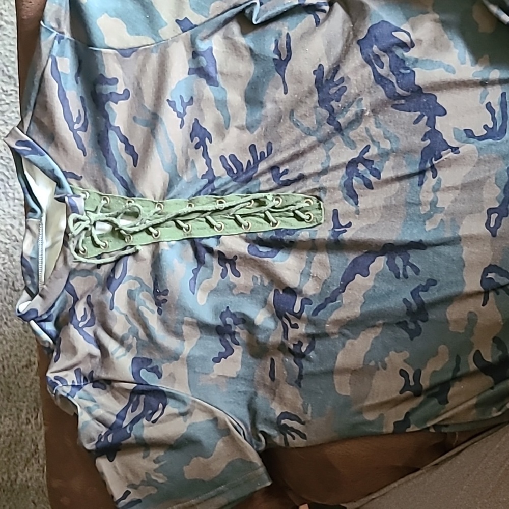 Camouflage lace up t shirt